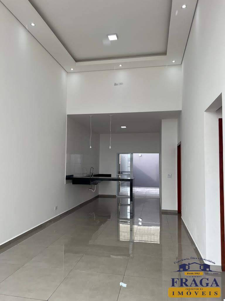 Casa à venda com 3 quartos, 98m² - Foto 4