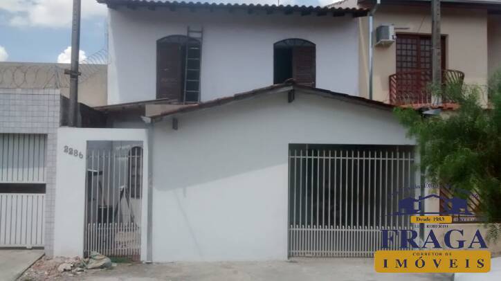 Casa à venda com 3 quartos, 140m² - Foto 1