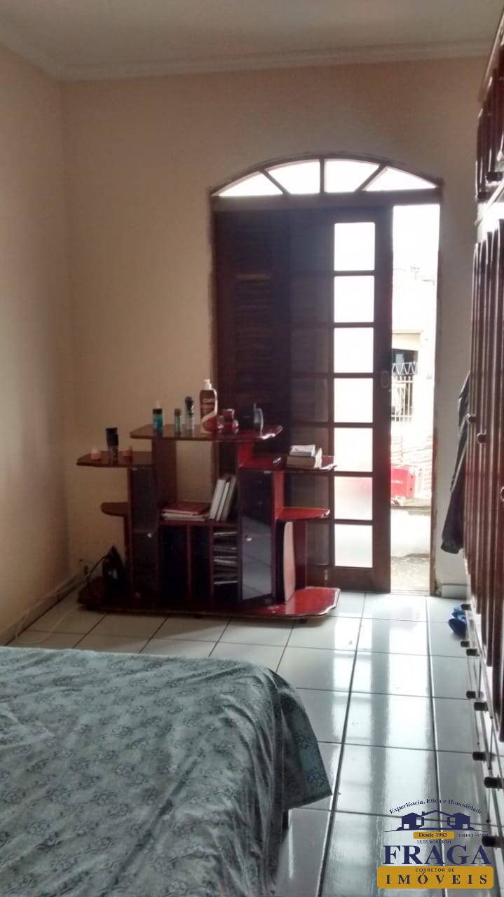 Casa à venda com 3 quartos, 140m² - Foto 4